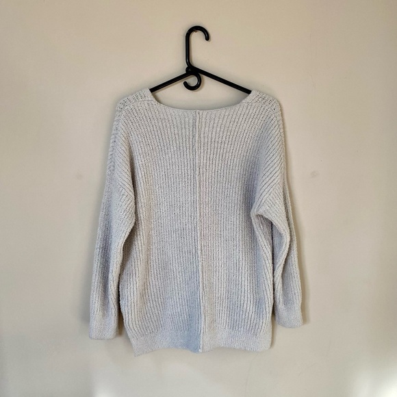 Cupcakes & Cashmere Soft & Cozy Light Grey V Neck Sweater Size XL - Picture 3 of 7
